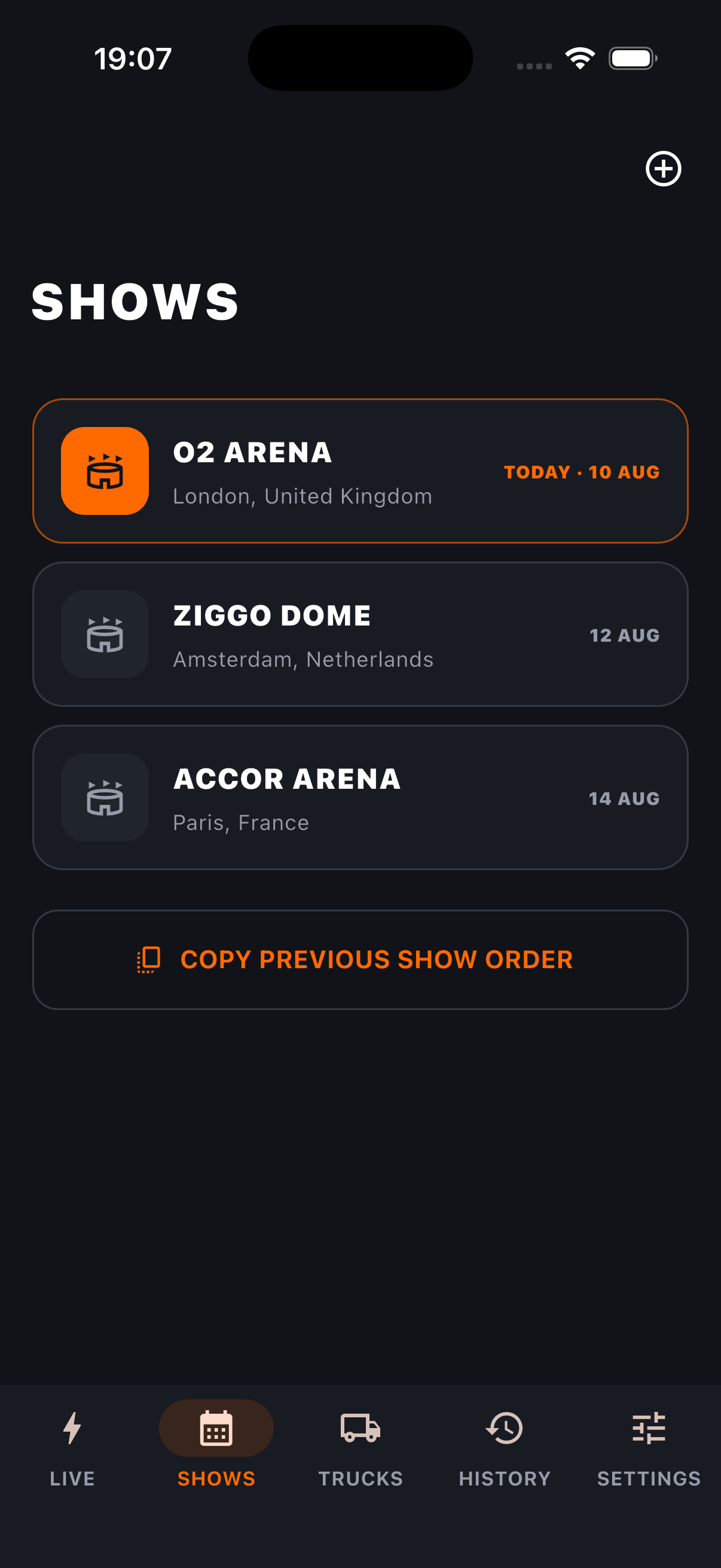 Dockline shows page with tour venues and dates